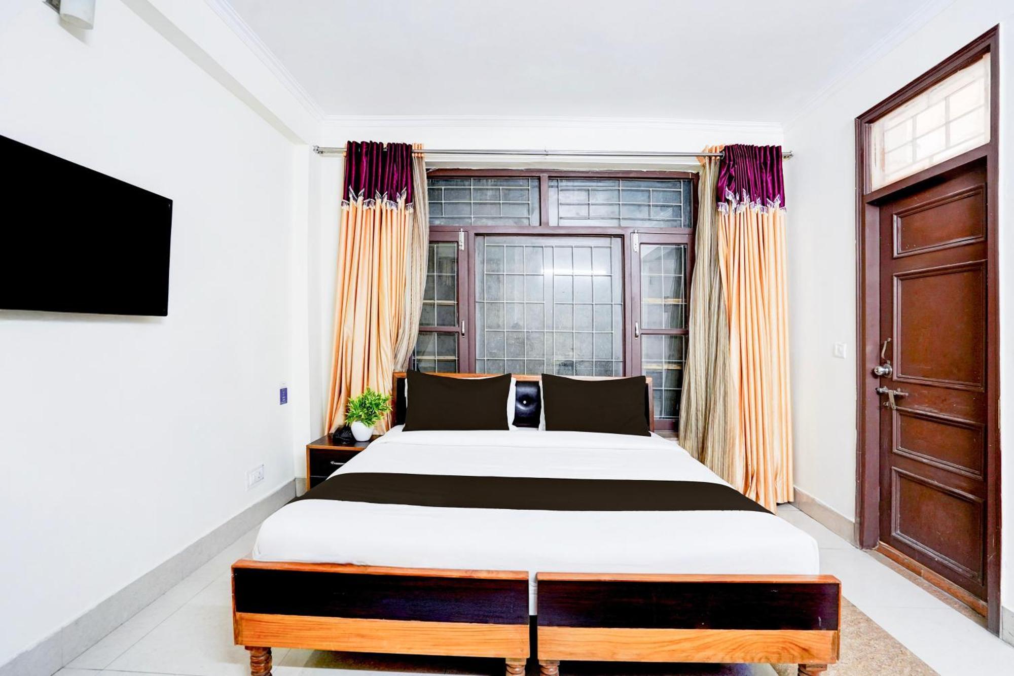 Super Townhouse Mall Road Near Library Chowk มัสซูรี ภายนอก รูปภาพ